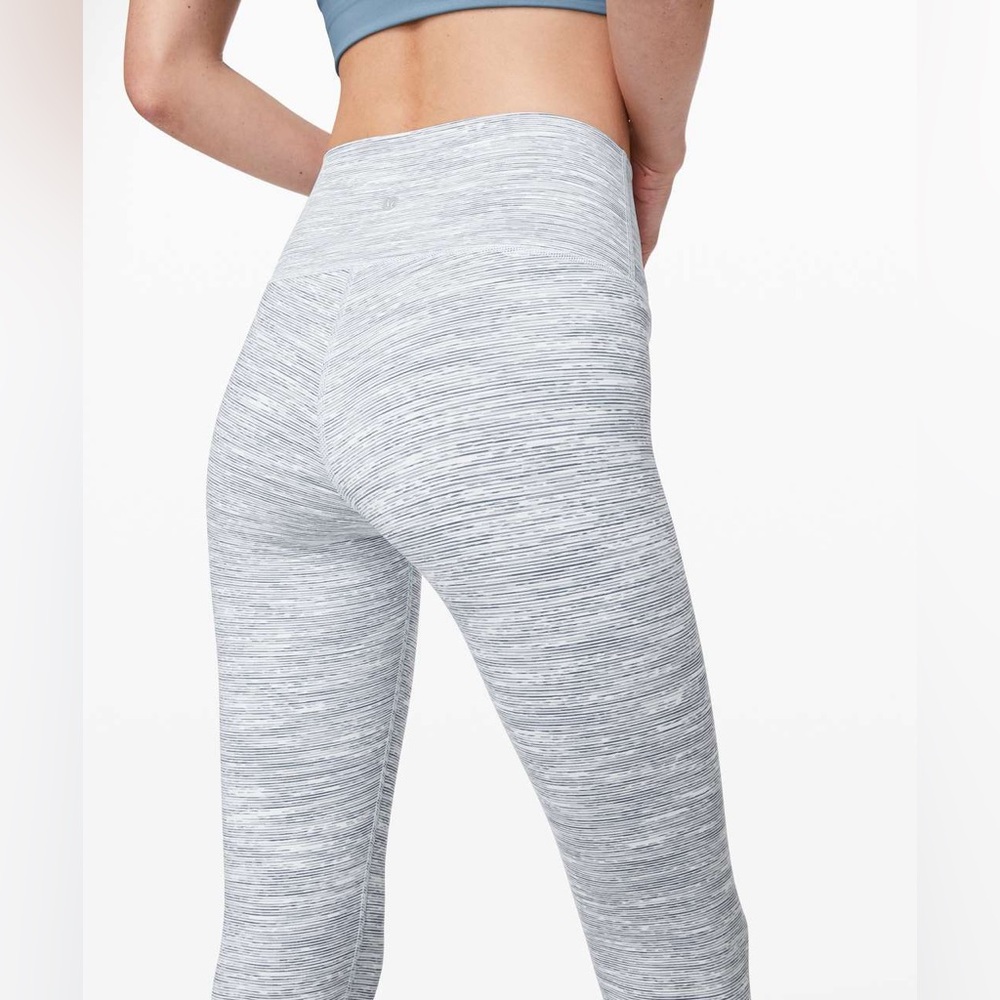 Lululemon Wunder Under High-Rise‎ Tight 25" *Luxtreme Blue Chambray size 4 - Picture 3 of 12